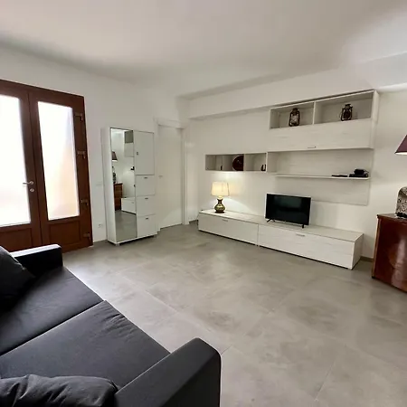 Borgo Fiorito - Bilocale Con Giardino Privato A Due Passi Da Finalborgo Διαμέρισμα